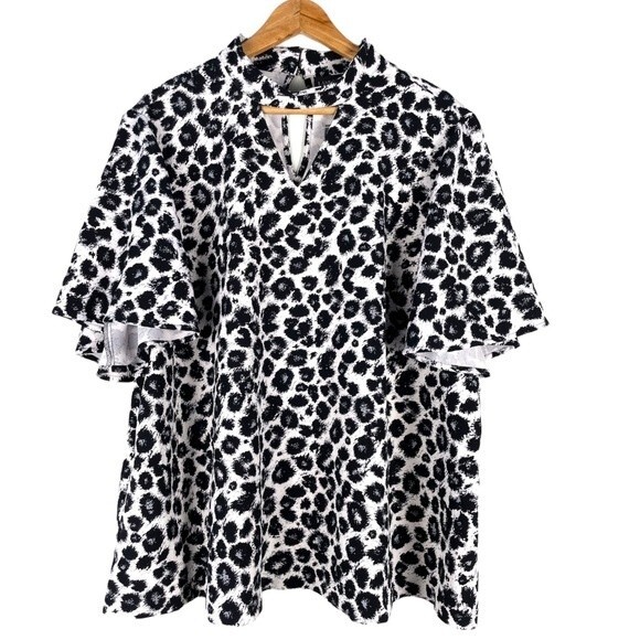 Lane Bryant Leopard Animal Print Keyhole Short Sleeve Top Size 26 NWT - Picture 2 of 9